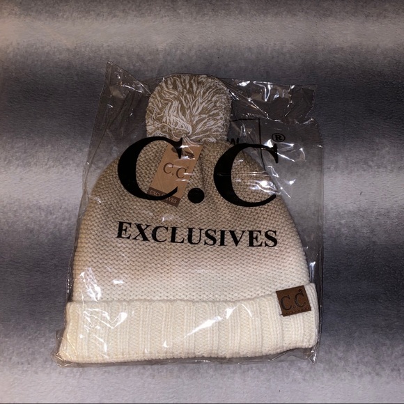 🆕 Cream/Tan Ombré Knit Pom Hat - Picture 2 of 3